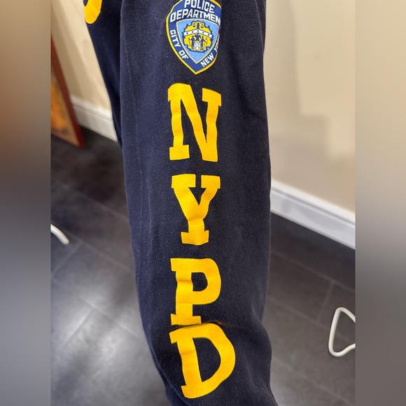 NYPD official merch cosy hoodie - Picture 6 of 7